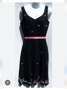 Dressbarn Women's Black Sleeveless Tank Dress with Embroidered Flowers Size 14